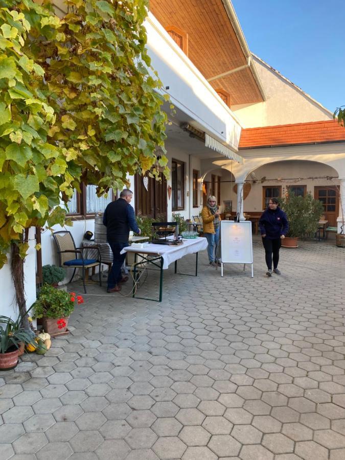 Andreashof Moerbisch Hotel Mörbisch am See Exterior foto