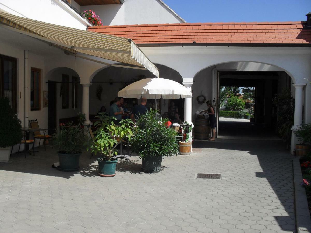 Andreashof Moerbisch Hotel Mörbisch am See Exterior foto